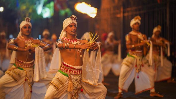 kandy perahera dancing